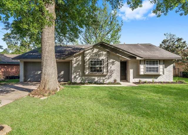 Property at 1707 Carol Lee Ln, Conroe, TX 77301, 3 beds, 2 baths