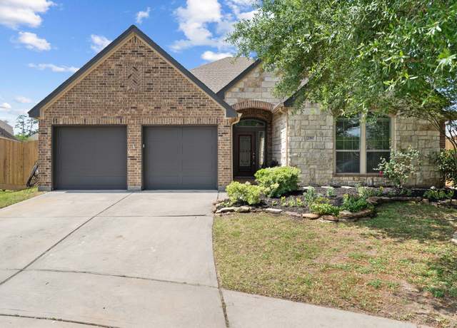 Property at 2707 Oak Pass Ct, Conroe, TX 77385, 4 beds, 2 baths