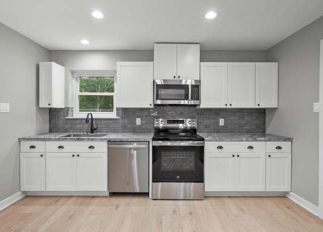 Property at 3422 N Elm Rd, Santa Fe, TX 77517, 4 beds, 3 baths