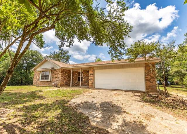 Property at 117 Dogwood Trl, Bellville, TX 77418, 3 beds, 2 baths