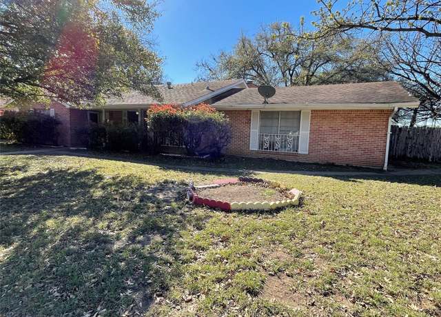 Property at 1901 Greenbrook Pkwy, Austin, TX 78723, 4 beds, 2 baths