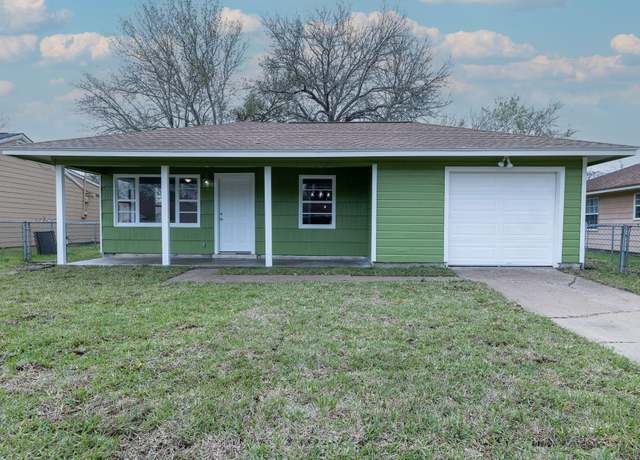 Property at 708 N Circle Dr, Baytown, TX 77520, 3 beds, 1.5 baths