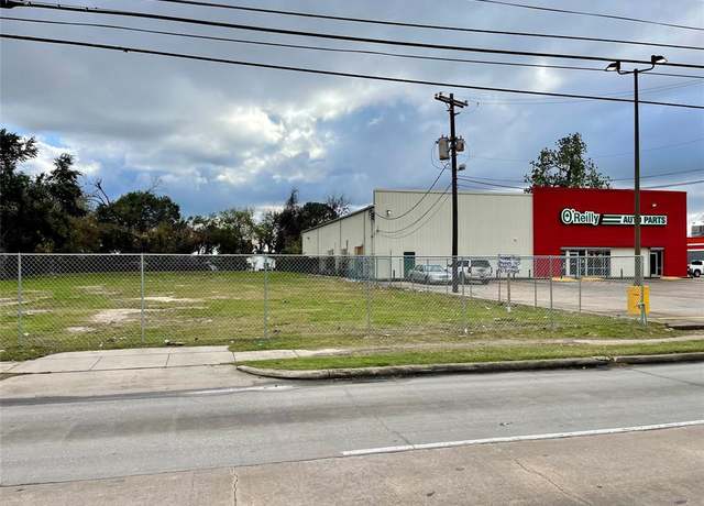 Property at 18 Tidwell Rd E, Houston, TX 77022