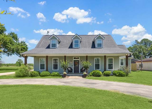 Property at 1170 Woody Ln, Sealy, TX 77474, 4 beds, 3.5 baths