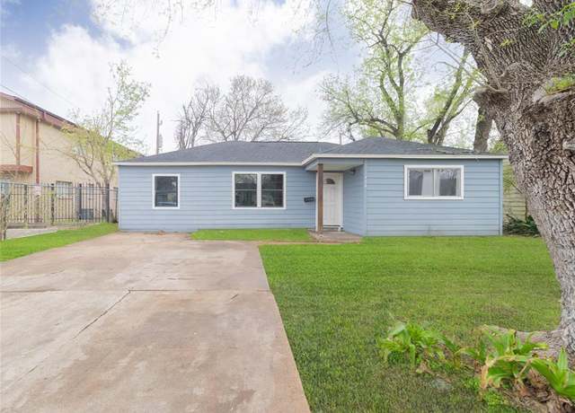Property at 4721 Palisade Dr, Houston, TX 77048, 3 beds, 2 baths