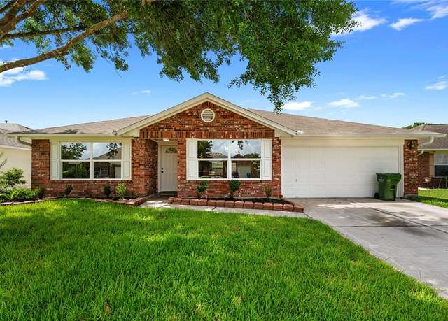 Property at 7815 Brook Trail Cir, Houston, TX 77040, 3 beds, 2 baths