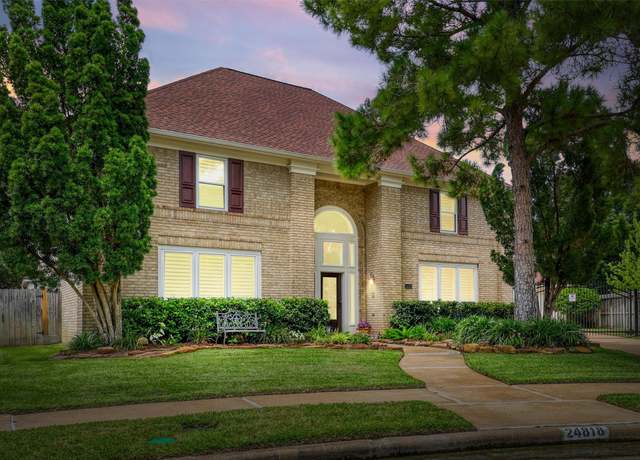 Property at 24818 Lakebriar Dr, Katy, TX 77494, 4 beds, 3.5 baths