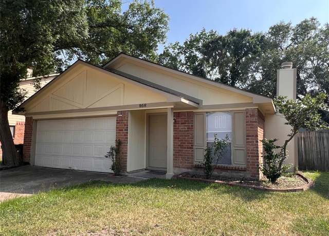 Property at 958 Grand Junction Dr, Katy, TX 77450, 3 beds, 2 baths