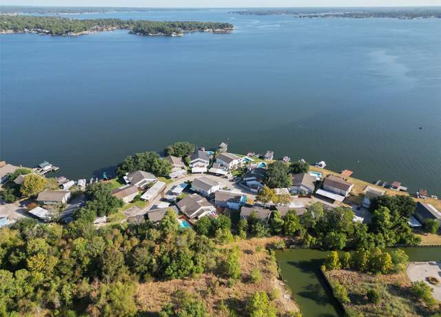 Property at 88 Lakeview Vlg, Conroe, TX 77356, 3 beds, 3 baths