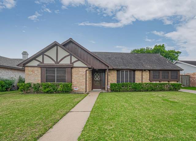 Property at 10518 Huntington Dale Dr, Houston, TX 77099, 3 beds, 2 baths