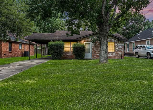 Property at 2613 Timber Dr, Dickinson, TX 77539, 3 beds, 1 bath