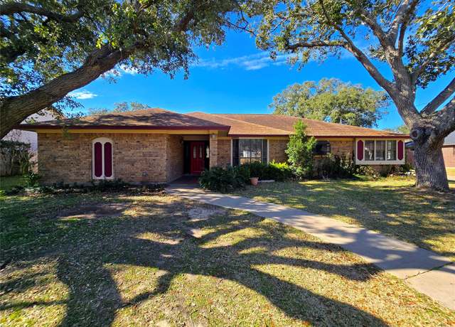Property at 5000 Magnolia Ln, Bay City, TX 77414, 4 beds, 3 baths