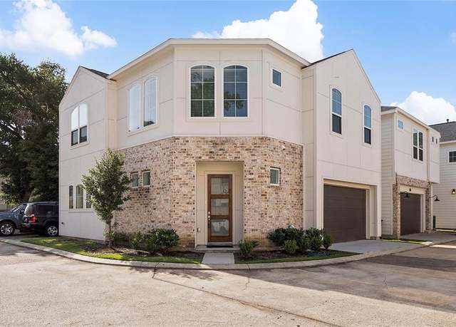 Property at 7702 West Side Villas Ln, Houston, TX 77055, 3 beds, 2.5 baths