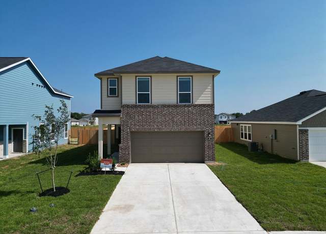 Property at 811 Stoney Point Ln, Dayton, TX 77535, 3 beds, 2.5 baths
