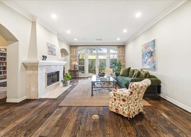 Property at 2907 West Lane Dr, Houston, TX 77027, 5 beds, 4.5 baths