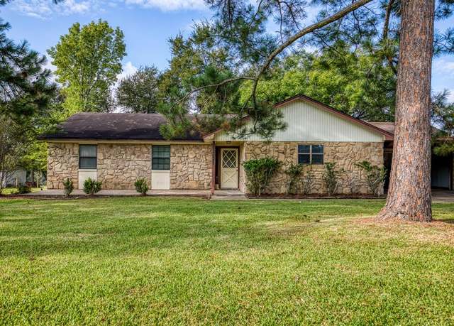Property at 3020 Bluebonnet Blvd, Brenham, TX 77833, 3 beds, 2 baths