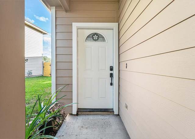 Property at 242 Drake Run Ln, Dickinson, TX 77539, 3 beds, 2.5 baths