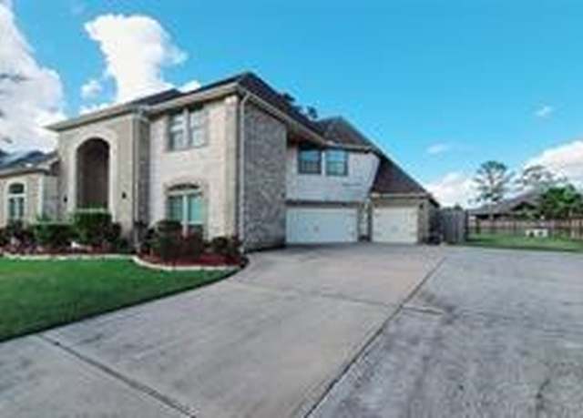 Property at 422 Old Orchard Dr Dr, Dickinson, TX 77539, 5 beds, 3.5 baths