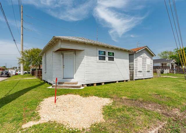 Property at 5526 Avenue Q, Galveston, TX 77551, 1 bed, 2 baths