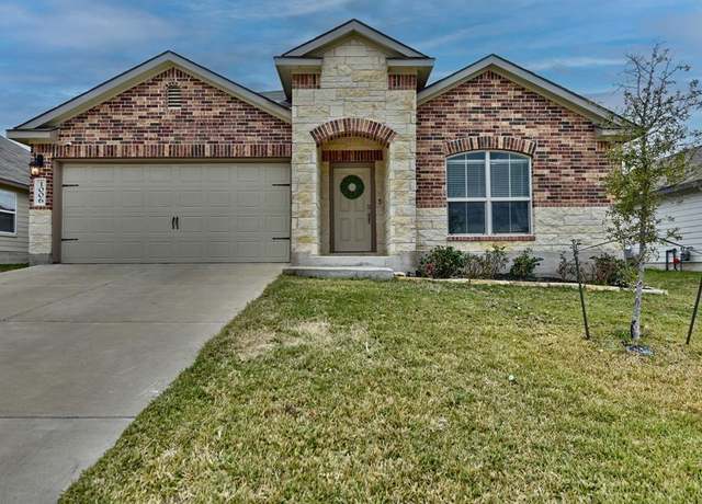 Property at 1006 Fannin St, Brenham, TX 77833, 4 beds, 2 baths