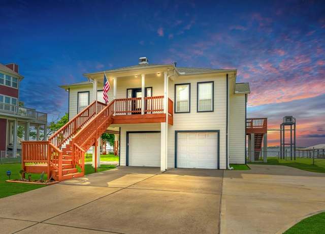Property at 440 S Burnett Dr, Baytown, TX 77520, 3 beds, 2 baths