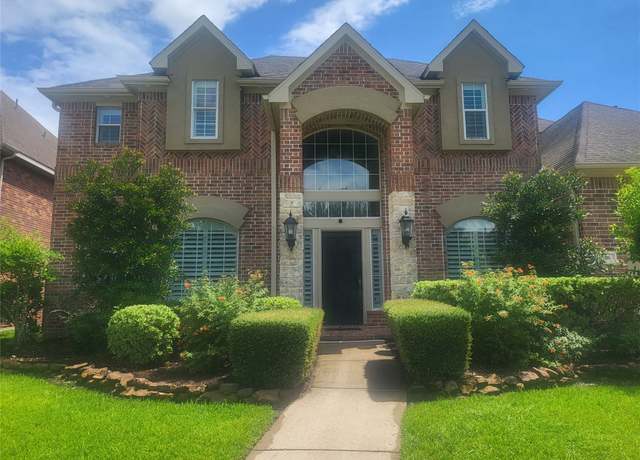 Property at 2506 Encino Ave, League City, TX 77573, 4 beds, 4.5 baths
