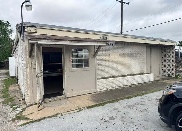 Property at 9321 S Irvington Blvd S, Houston, TX 77022, 0.5 baths