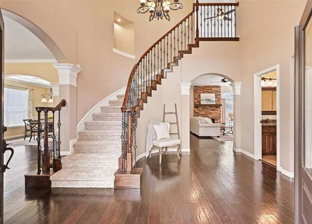 Property at 1712 Orlando St, Friendswood, TX 77546, 5 beds, 3 baths
