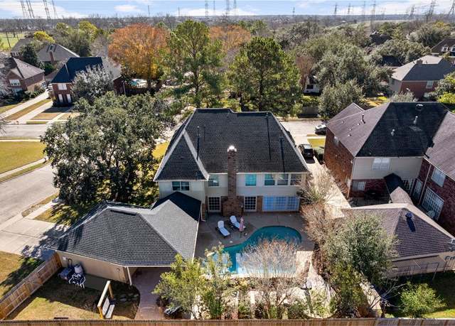 Property at 47 Sterling St, Sugar Land, TX 77479, 5 beds, 3.5 baths