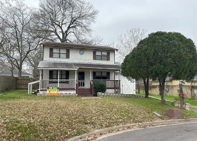 Property at 815 Armbrister St, Brenham, TX 77833, 4 beds, 2.5 baths