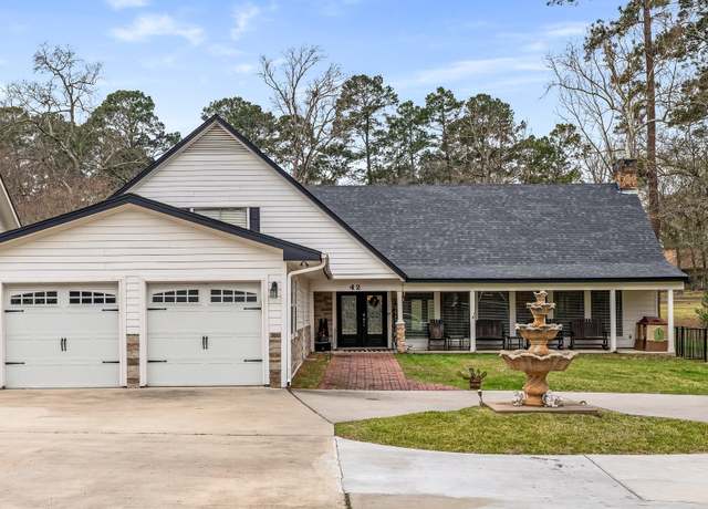 Property at 42 Cherry Hill Dr, Conroe, TX 77304, 4 beds, 3.5 baths