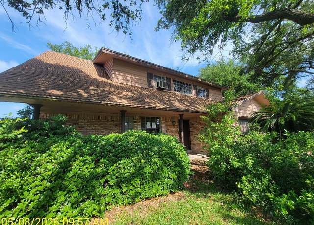 Property at 1601 15th St N, Texas City, TX 77590, 4 beds, 2 baths
