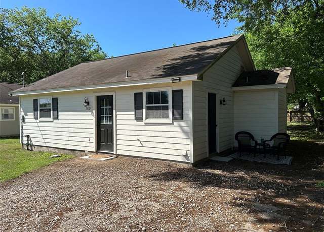 Property at 2610 Daugherty St, Waller, TX 77484, 2 beds, 2 baths