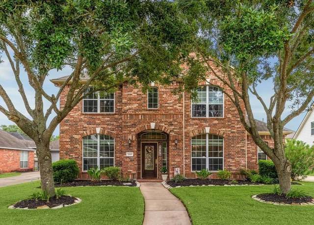 Property at 2610 Marble Creek Dr, Pearland, TX 77581, 4 beds, 2.5 baths