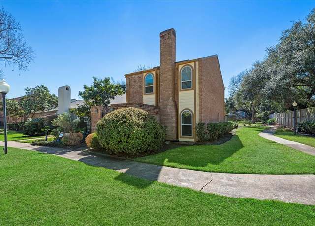 Property at 11917 Southlake Dr Unit E2, Houston, TX 77077, 2 beds, 2.5 baths