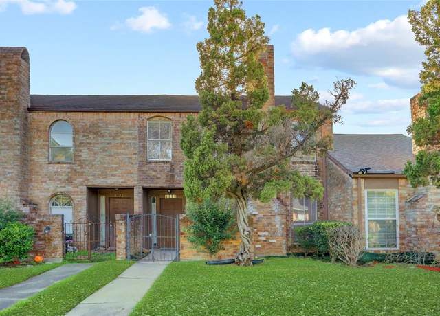 Property at 8718 Maplecrest Dr, Houston, TX 77099, 3 beds, 2.5 baths