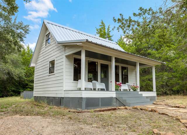Property at 1911 Willow Springs Rd, Fayetteville, TX 78940, 1 bed, 1 bath
