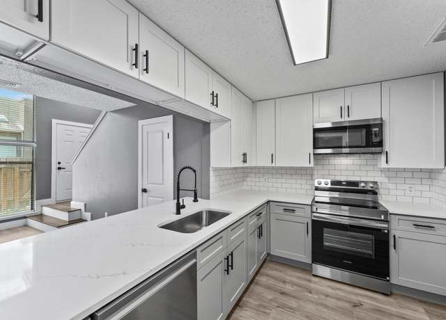 Property at 2831 Panagard Dr #39, Houston, TX 77082, 2 beds, 2.5 baths