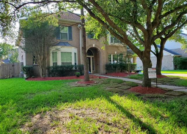 Property at 4810 N Pine Brook Way, Houston, TX 77059, 5 beds, 3.5 baths