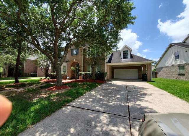Property at 4810 N Pine Brook Way, Houston, TX 77059, 5 beds, 3.5 baths