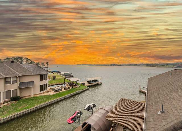 Property at 350 E Old Aqua Lndg #350, Conroe, TX 77356, 4 beds, 3.5 baths