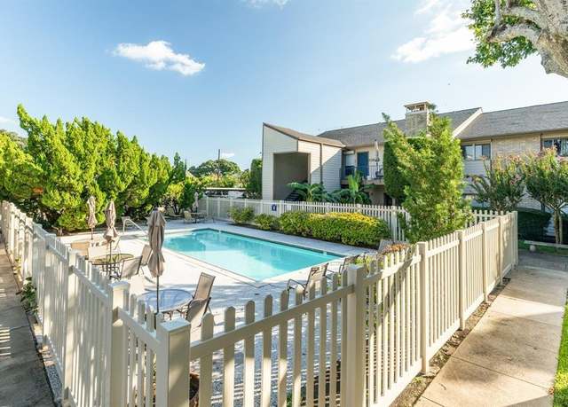 Property at 7029 N Holiday Dr, Galveston, TX 77550, 2 beds, 2 baths