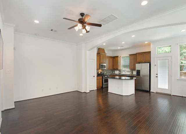 Property at 134 Cheswood Mnr, The Woodlands, TX 77382, 3 beds, 2.5 baths