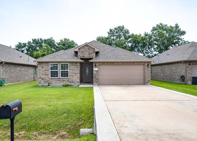 Property at 713 S 6th St, La Porte, TX 77571, 3 beds, 2 baths