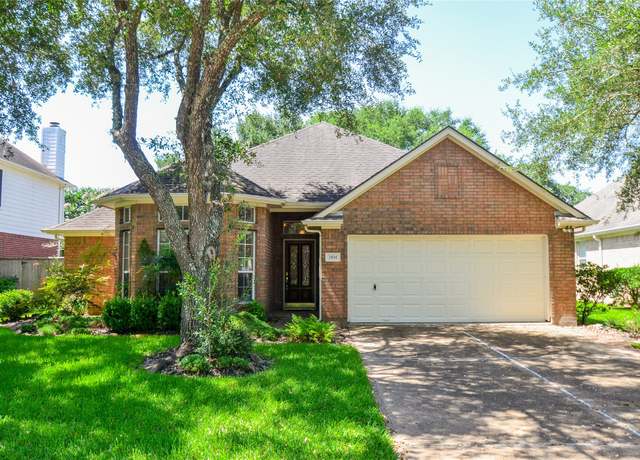 Property at 7414 Broken Oak Ln, Sugar Land, TX 77479, 3 beds, 2 baths