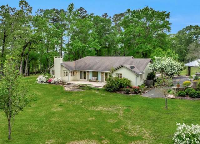 Property at 1810 Caspers Cove Rd, Lufkin, TX 75904, 2 beds, 2 baths