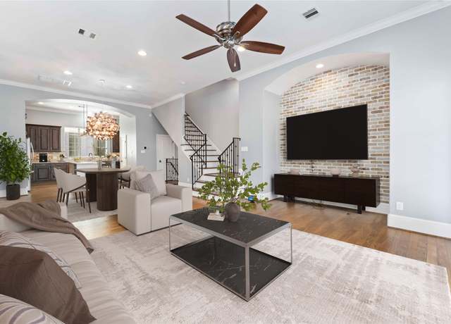 Property at 1616 Rosewood St, Houston, TX 77004, 3 beds, 3.5 baths