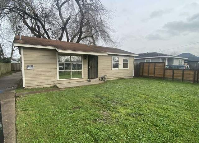 Property at 4637 Clover St, Houston, TX 77051, 2 beds, 1 bath