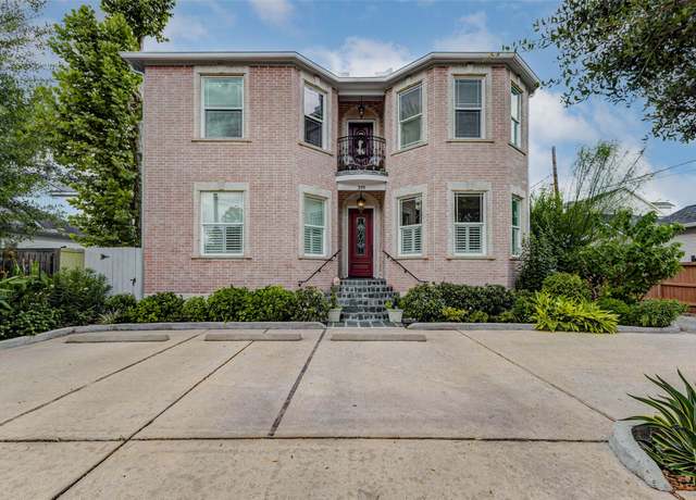 Property at 319 W 10 St, Houston, TX 77008, 6 beds, 6 baths