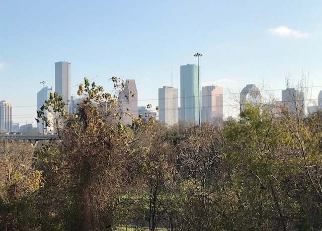 Property at 1860 White Oak Dr #205, Houston, TX 77009, 3 beds, 2 baths